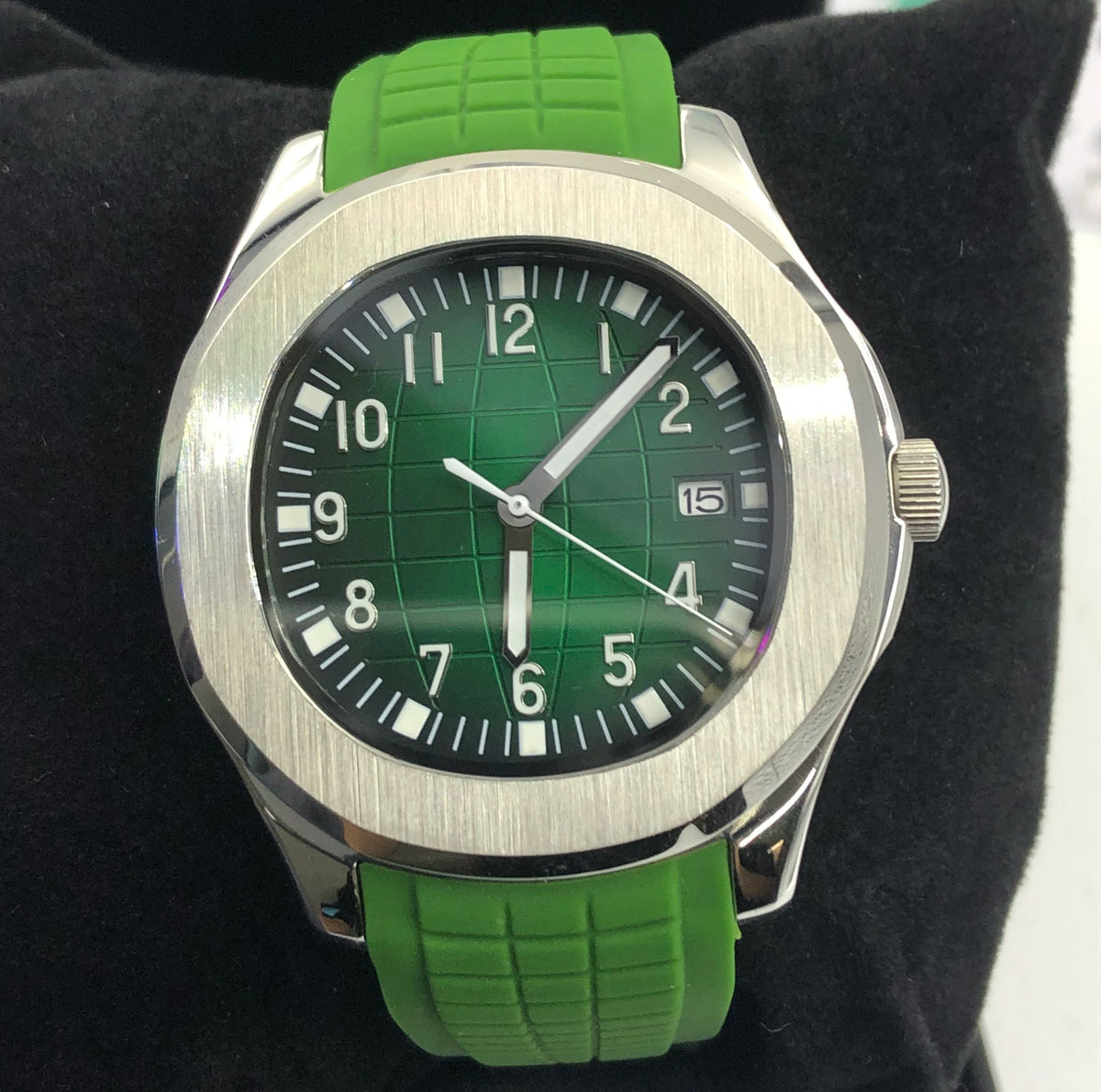 High-quality P-P Model 5711 ETA Automatic Cal. 240 Movement 9.9mm Ultra-thin Stainless Steel Case Sapphire Crystal 5BAR Water