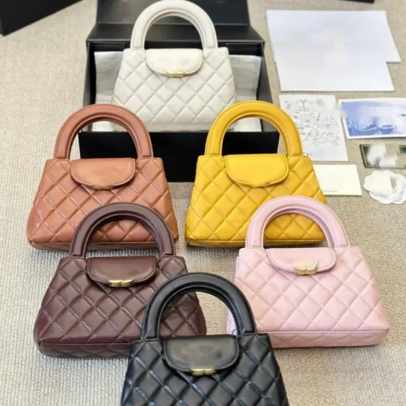 Veal k Leather Designer Womens Shoulder Bag Leather Ribbed Gold Hardware Metal Turn Lock Matelasse Chain SemiRound Handle Luxury