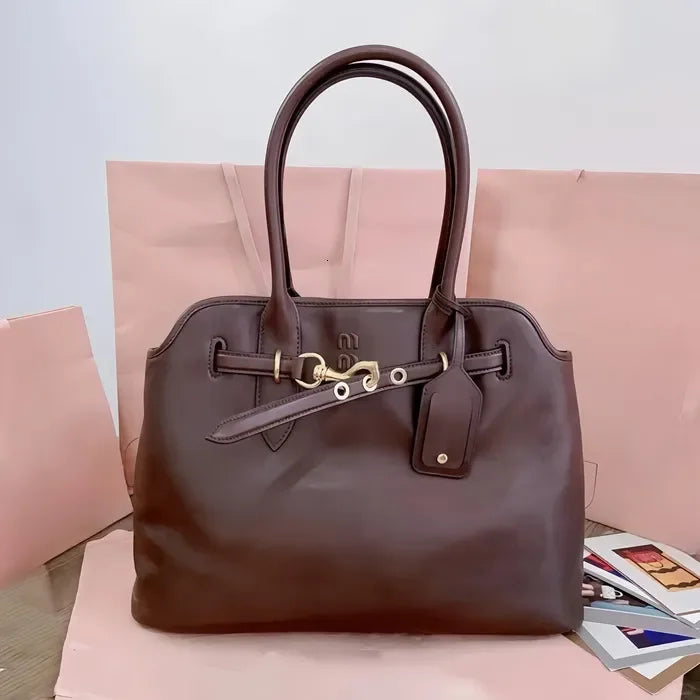 Womens Mens Ave Designer shoulder city bag Fashion handbag Top handle black brown pochette crossbody brand clutch bags A
