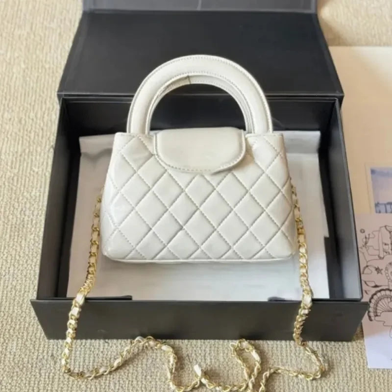 Veal k Leather Designer Womens Shoulder Bag Leather Ribbed Gold Hardware Metal Turn Lock Matelasse Chain SemiRound Handle Luxury