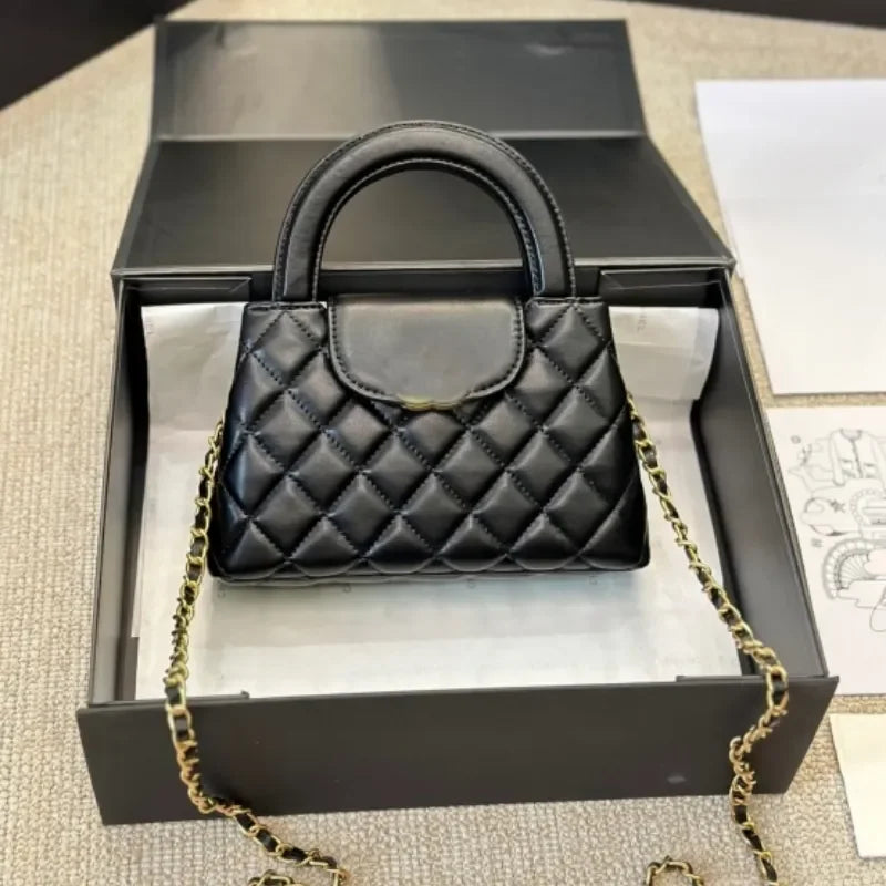 Veal k Leather Designer Womens Shoulder Bag Leather Ribbed Gold Hardware Metal Turn Lock Matelasse Chain SemiRound Handle Luxury