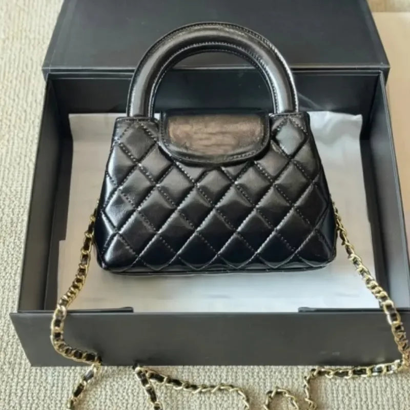 Veal k Leather Designer Womens Shoulder Bag Leather Ribbed Gold Hardware Metal Turn Lock Matelasse Chain SemiRound Handle Luxury
